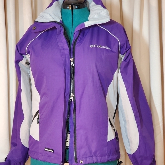 0740. Columbia ~ Titanium ~ Woman's Snow Parka ~ in Perfect Purple!! - Picture 4 of 16